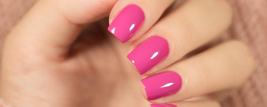 gelish podaljsevanje nohtov roza 900x360 - 3 najbolj trendi barve gelish nohtov za poletje 2021